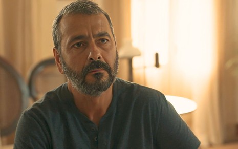 O ator Marcos Palmeira caracterizado como José Inocêncio no remake de Renascer