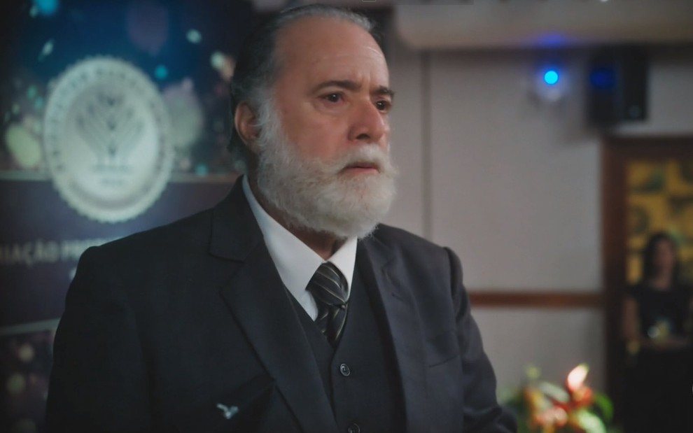 O ator Tony Ramos em cena de Terra e Paixão, da Globo