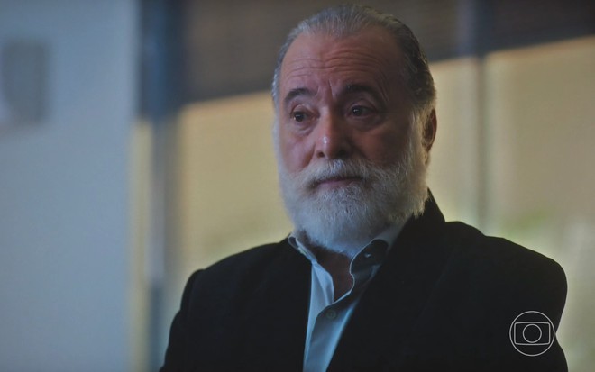 O ator Tony Ramos está caracterizado como Antônio em cena de Terra e Paixão, da Globo
