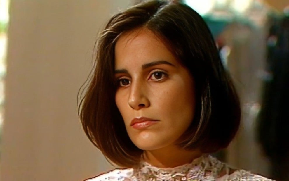 Gloria Pires com expressão séria em cena como Maria de Fátima em Vale Tudo (1988)