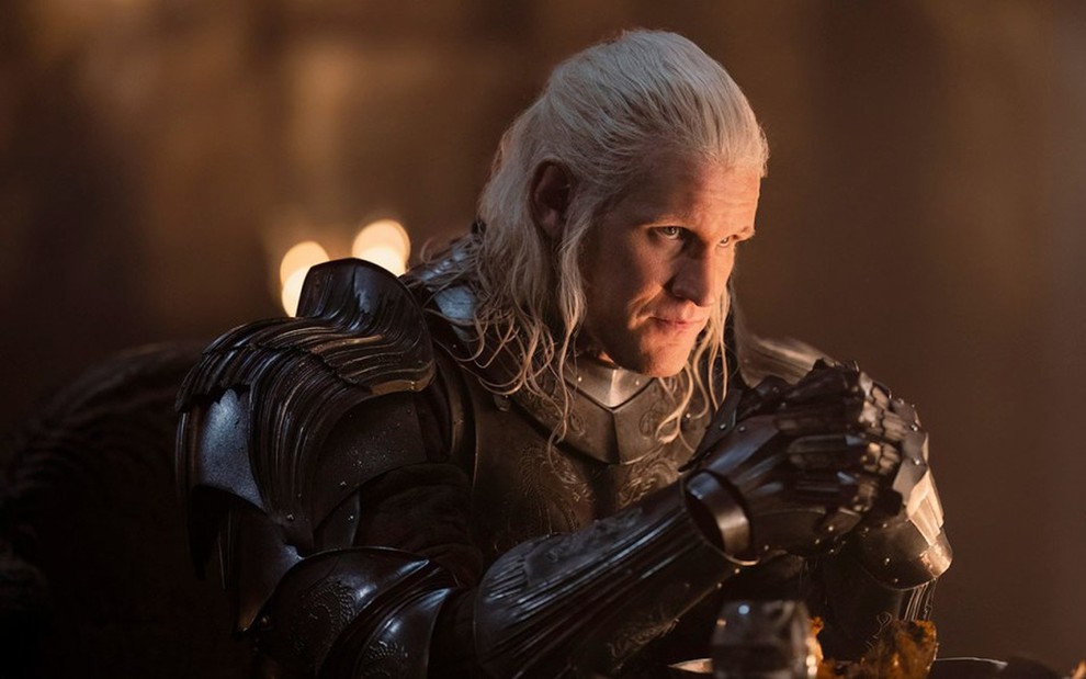 Matt Smith está caracterizado como Daemon Targaryen em cena de A Casa do Dragão