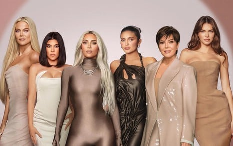 As mulheres da família Kardashian posam para foto promocional do reality The Kardashians