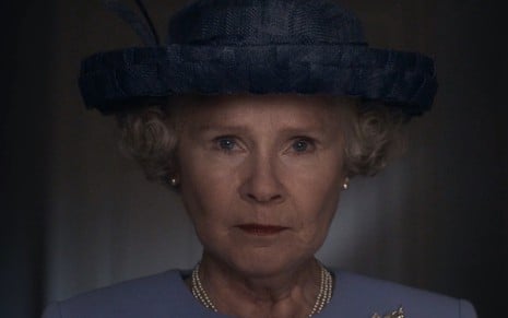 Imelda Staunton, como rainha Elizabeth 2ª, na sexta temporada de The Crown
