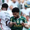 Jogadores de Palmeiras e Flamengo em lance de jogo entre as equipes no Campeonato Brasileiro de 2024