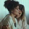 Liana (Juliana Paes) é abraçada por Silvia (Palomma Duarte) em cena de Pedaço de Mim