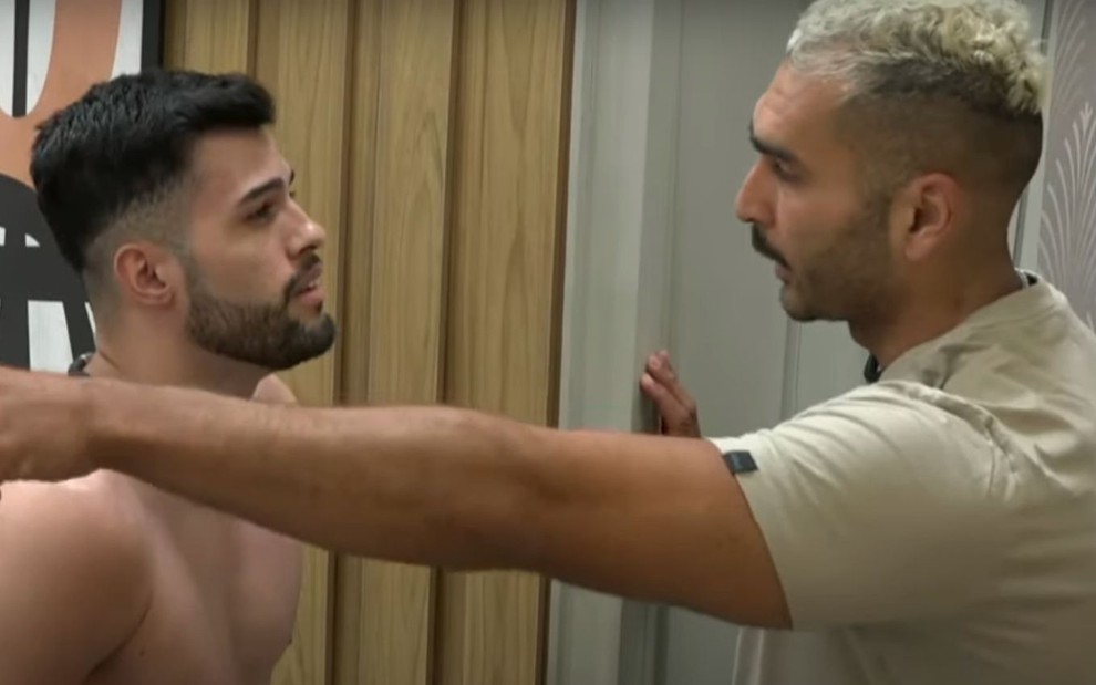 Kaio Perroni e Brenno Pavarini discutem em A Grande Conquista 2