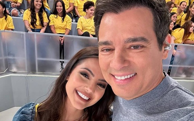 Foto de Luana Andrade abraçada com Celso Portiolli