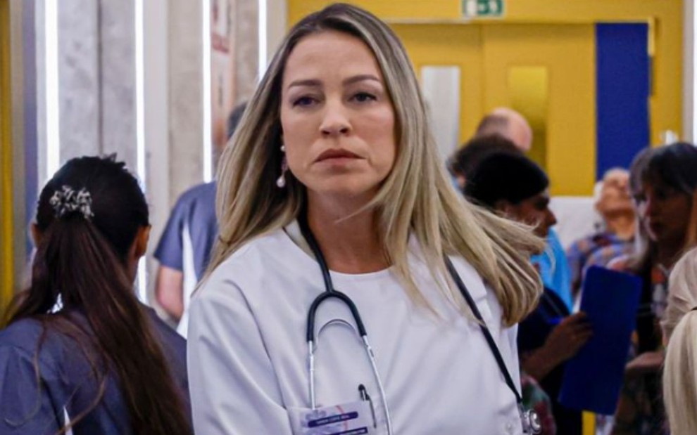 Luana Piovani como Vanda em Sangue Oculto