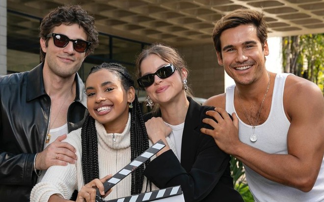 Chay Suede, Gabz, Agatha Moreira e Nicolas Prattes nos bastidores da preparação de Mania de Você