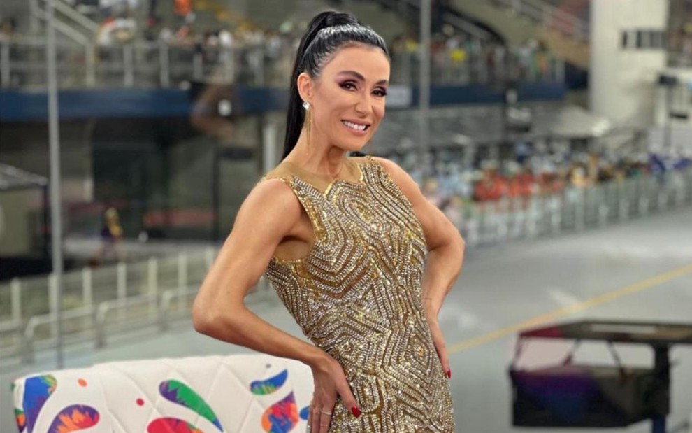 Michelle Barros durante transmissão de Carnaval da Globo