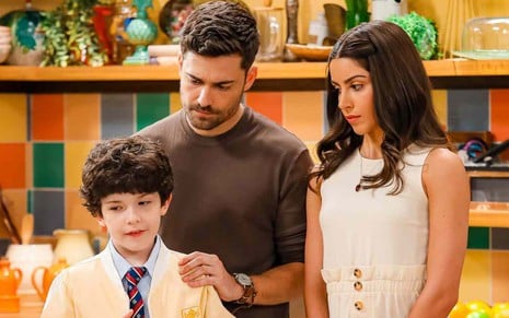 Miguel Coelho. Isabela Souza e Gabriel Avellar em cena da novela A Caverna Encantada