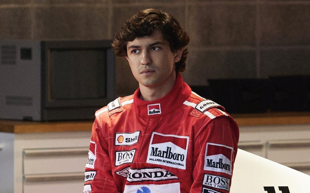 Gabriel Leone na série Senna