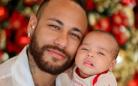 Foto de Neymar abraçado com a filha, Mavie