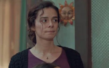 Bahar (Özge Özpirinçci) em cena da novela Força de Mulher