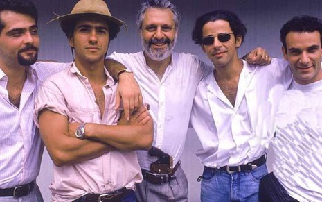Tarcisio Filho, Marcos Palmeira, Antonio Fagundes, Taumaturgo Ferreira e Marco Ricca lado a lado, na época das gravações de Renascer (1993)