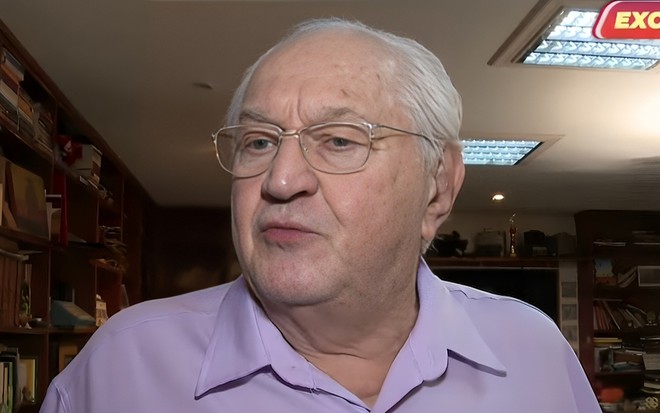 Boris Casoy faz careta em entrevista ao Tá na Hora