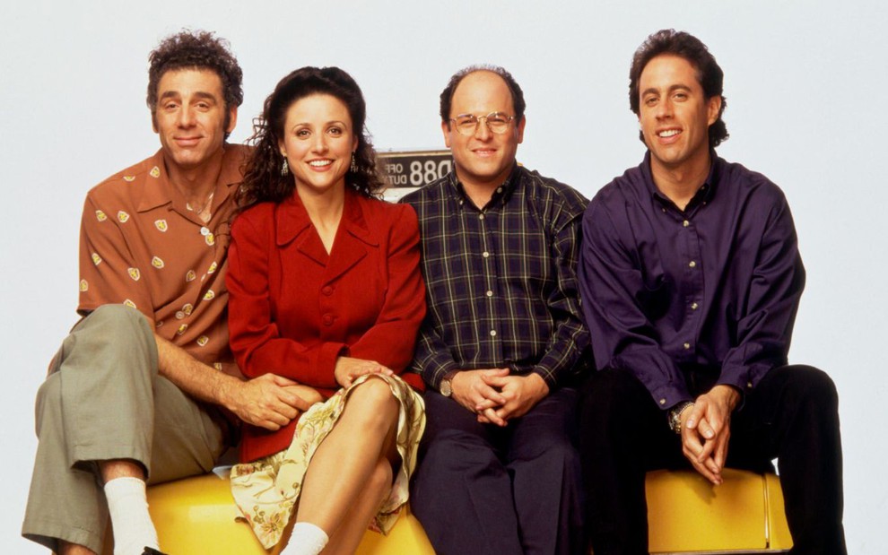 Michael Richards, Julia Louis-Dreyfus, Jason Alexander e Jerry Seinfeld como seus personagens em Seinfeld