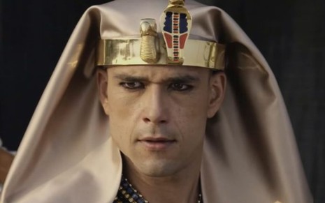 Sergio Marone como Ramsés em Os Dez Mandamentos