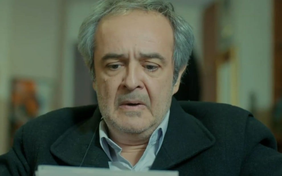 Enver (Şerif Erol) em cena da novela Força de Mulher