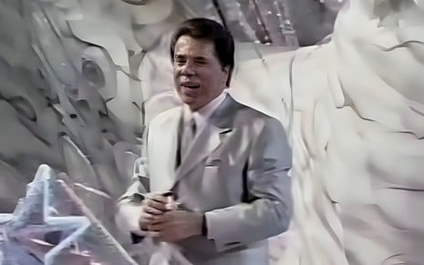 Silvio Santos em desfile da escola de samba Tradição, em 2001