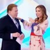 Foto mostra Silvio Santos ao lado da filha, Patricia Abravanel