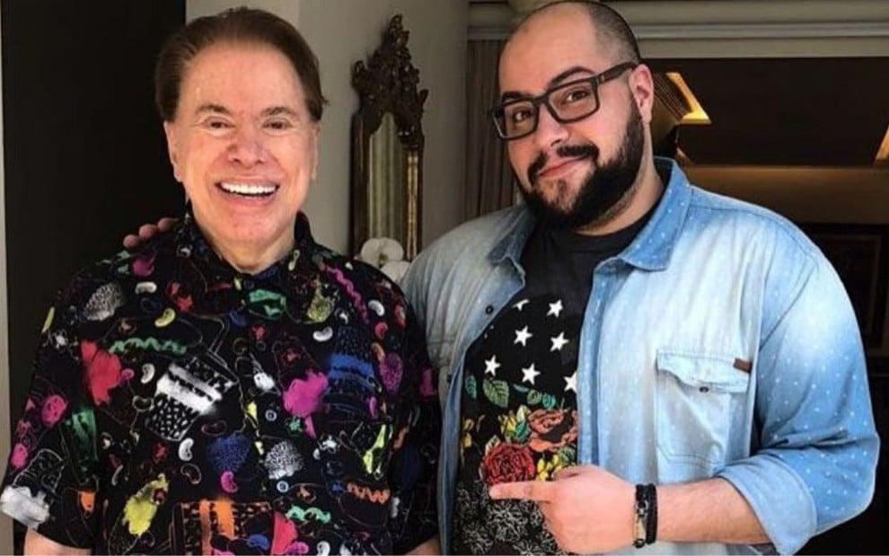 O apresentador Silvio Santos com o neto, o ator Tiago Abravanel, em registro nas redes sociais