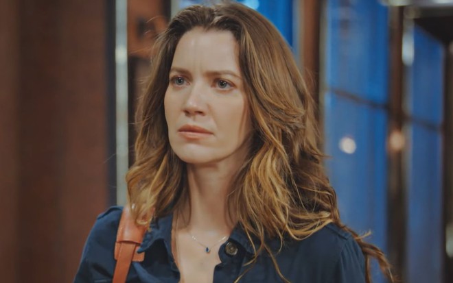 Nathalia Dill em cena da novela Família É Tudo