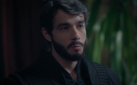 Jeroboão (Vitor Novello) em cena da novela Reis