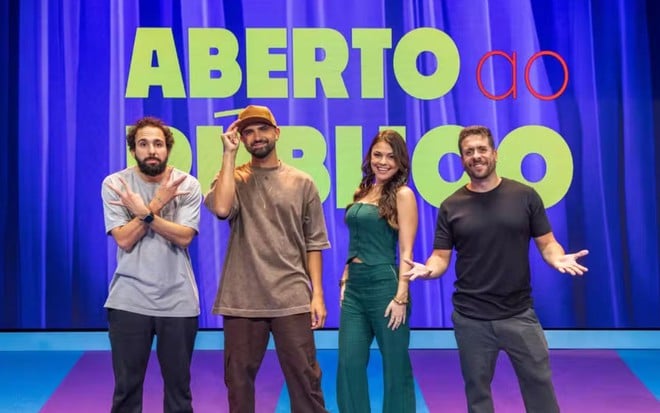 Murilo Couto, Thiago Ventura, Bruna Louise e Maurício Meirelles no programa Aberto ao Público