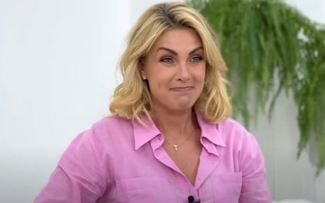 Ana Hickmann em vídeo em seu canal no YouTube