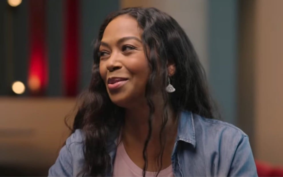 Ananda Lewis em entrevista divulgada no YouTube