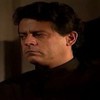 O ator Marcos Paulo com expressão séria em cena de Tieta (1989)