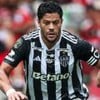 Imagem com os jogadores Hulk (Atlético-MG), à esquerda, e Arrascaeta (Flamengo), à direita