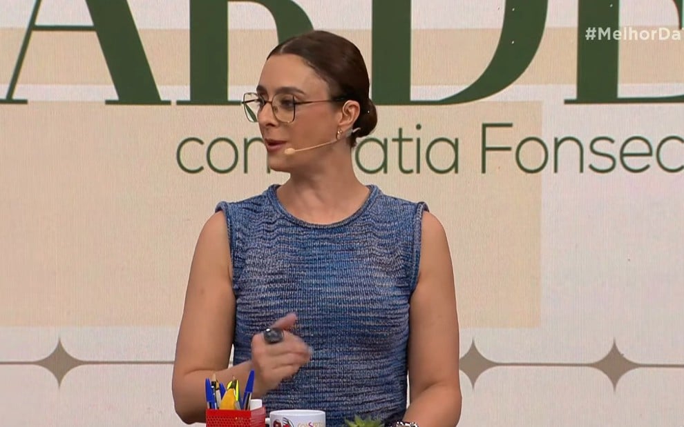 Catia Fonseca tem expressão séria no Melhor da Tarde