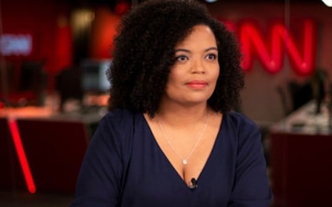 Basília Rodrigues na bancada da CNN Brasil