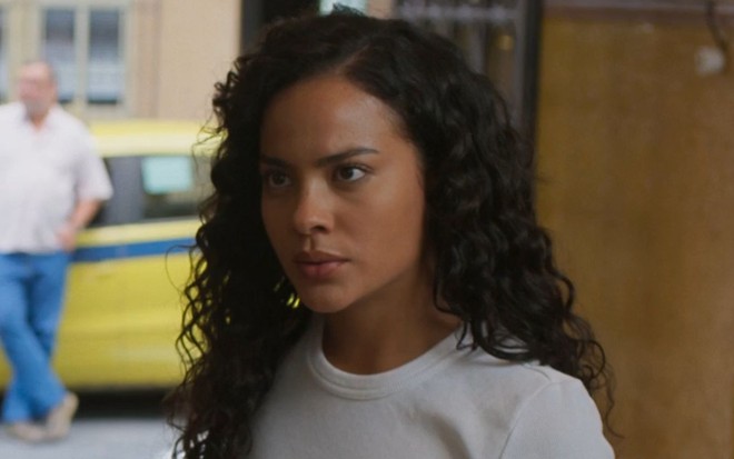 Bella Campos como Maria de Fátima no remake de Vale Tudo, da Globo