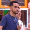 Foto mostra participantes do BBB 25 na cozinha