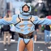 O ator Carmo Dalla Vecchia durante a Parada LGBT+