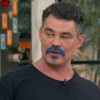 Carmo Dalla Vecchia está com bigode azul no cenário do Mais Você