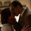 Carol Castro e Rocco Pitanga se beijam em cena da novela Garota do Momento