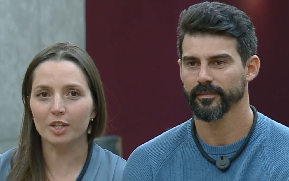 Foto mostra Caroline ao lado do marido, Radamés, no Power Couple Brasil