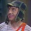 Roberto Gómez Bolaños sorri em cena de Chaves