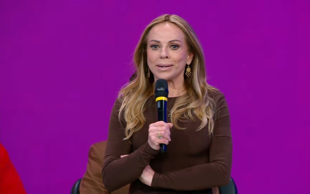 Christina Rocha em coletiva do SBT