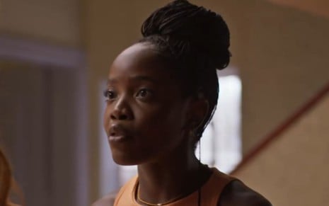 Clara Moneke como Leo na novela Dona de Mim