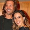 Dado Dolabella e Wanessa Camargo estão abraçados e sorridentes