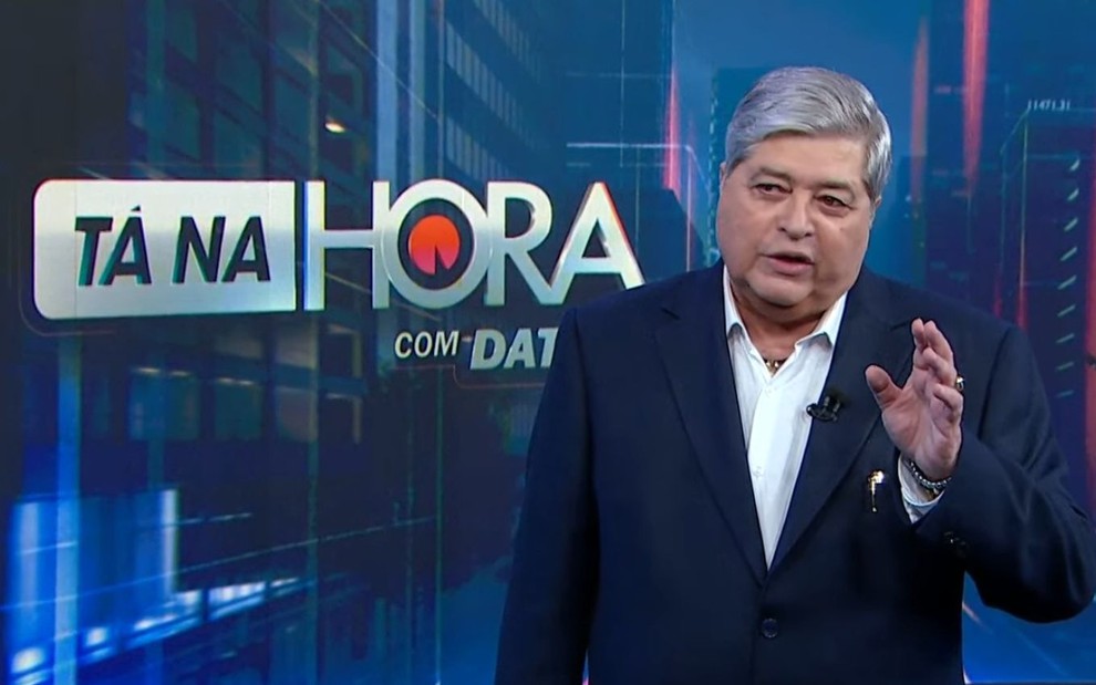 Foto de José Luiz Datena durante o Tá na Hora, no SBT