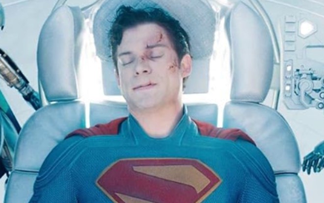 David Corenswet em cena de Superman