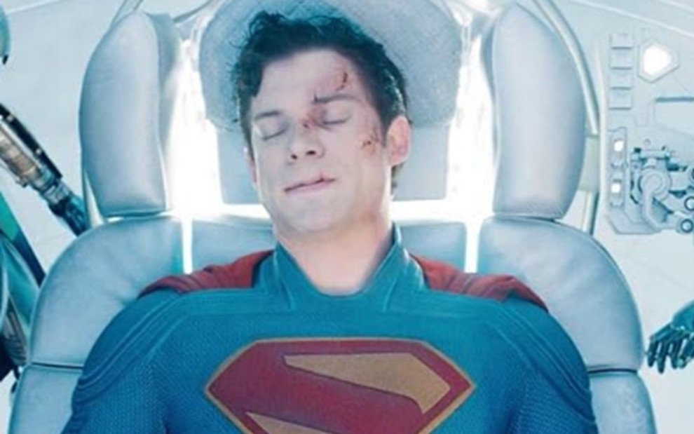 David Corenswet em cena de Superman