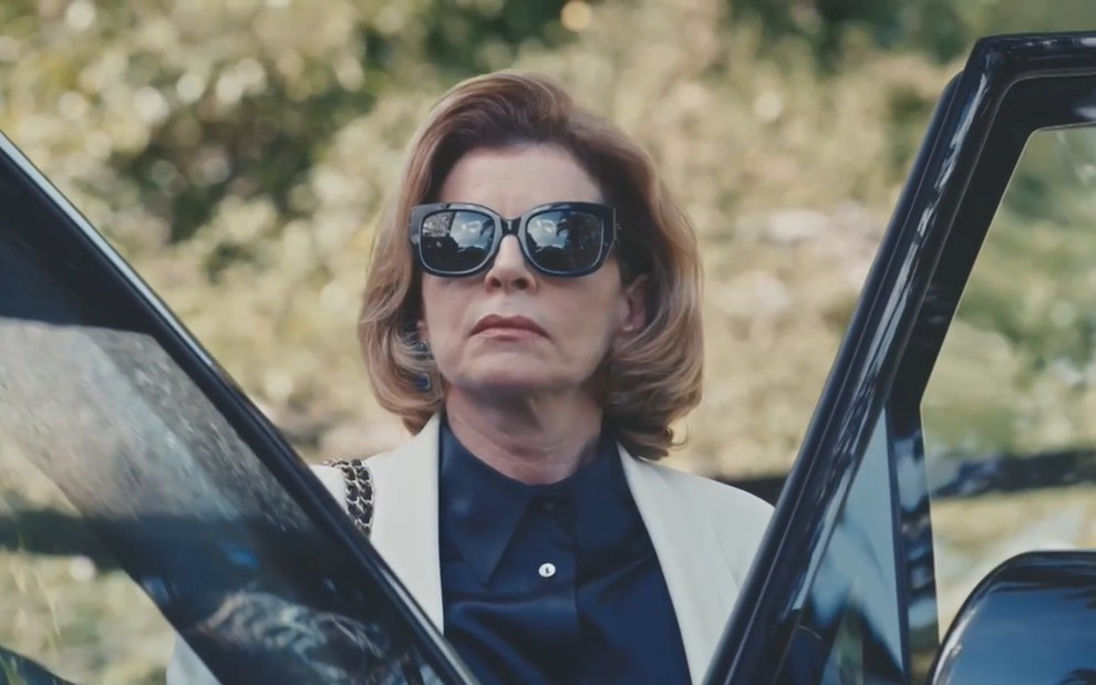 A atriz Debora Bloch como Odete Roitman em cena de Vale Tudo