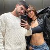 Diego Cruz e Bianca Andrade tiram foto em espelho